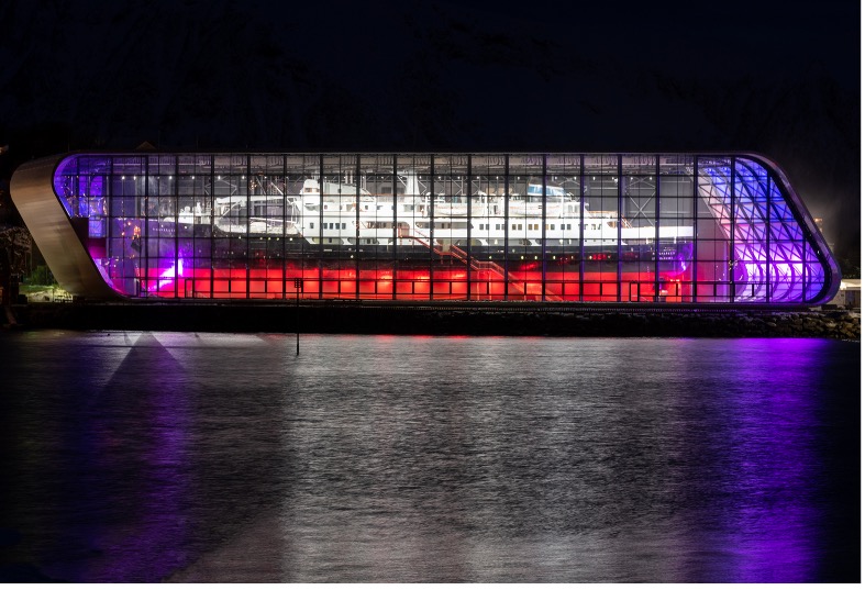 1 - Protective building at night - Photo by Bjørn Eide